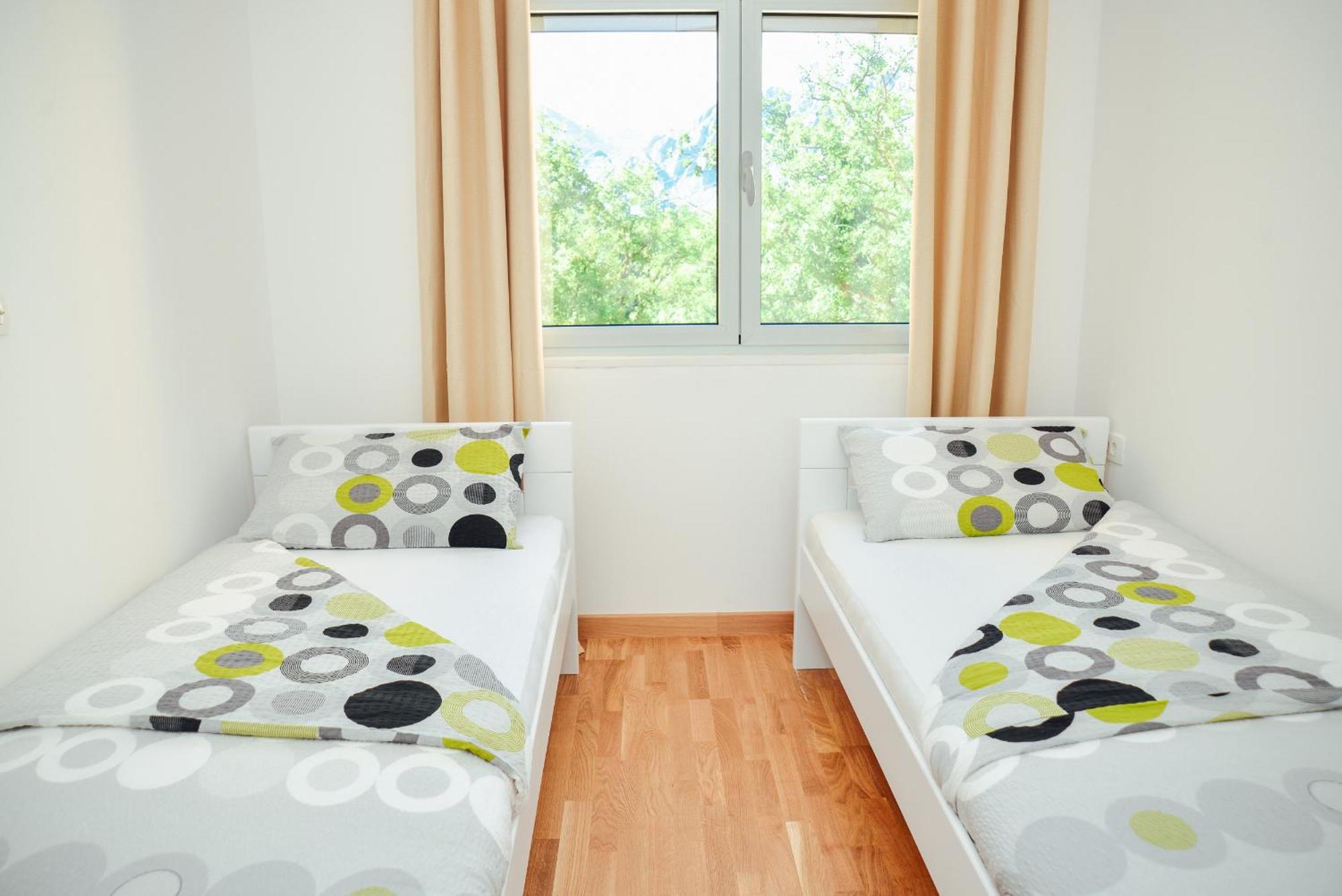 Sea View Apartment For 4 Kotor Exteriör bild