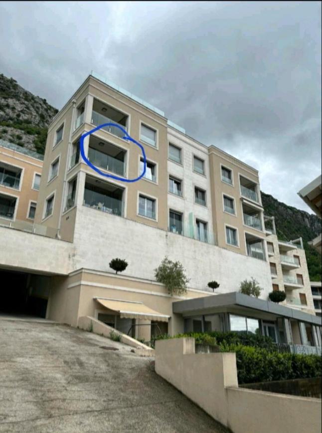 Sea View Apartment For 4 Kotor Exteriör bild